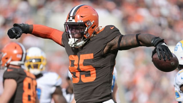 David Njoku Cleveland Browns - Former Miami Hurricane